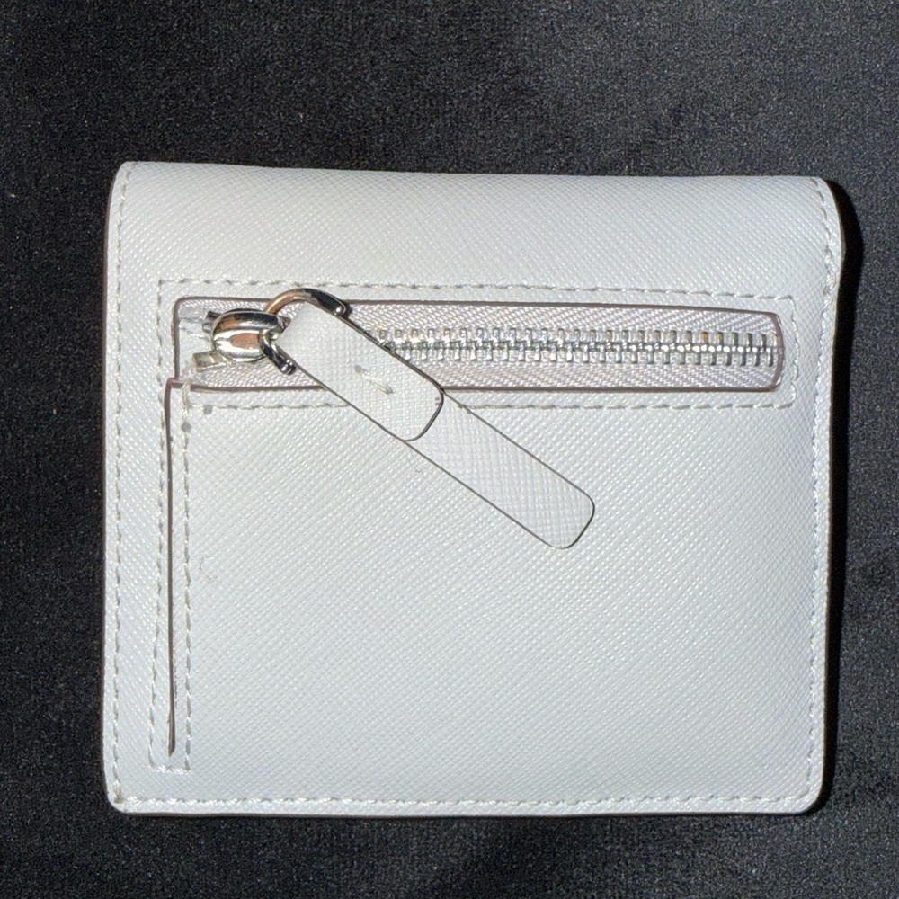 Kate Spade bifold wallet - Picture 3 of 8